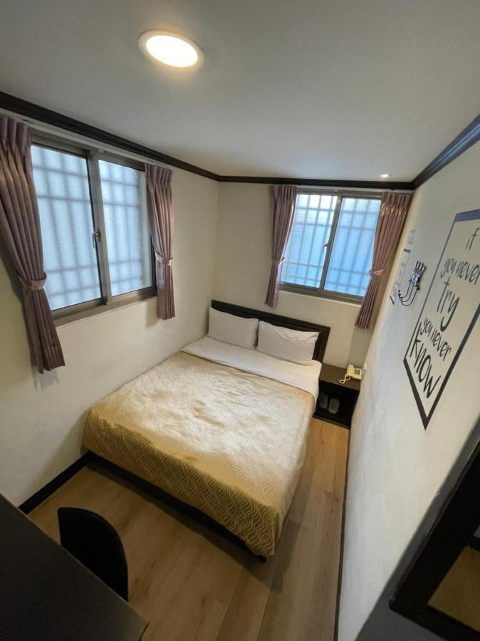 Holiday Business Hotel T'ai-tung Exteriör bild