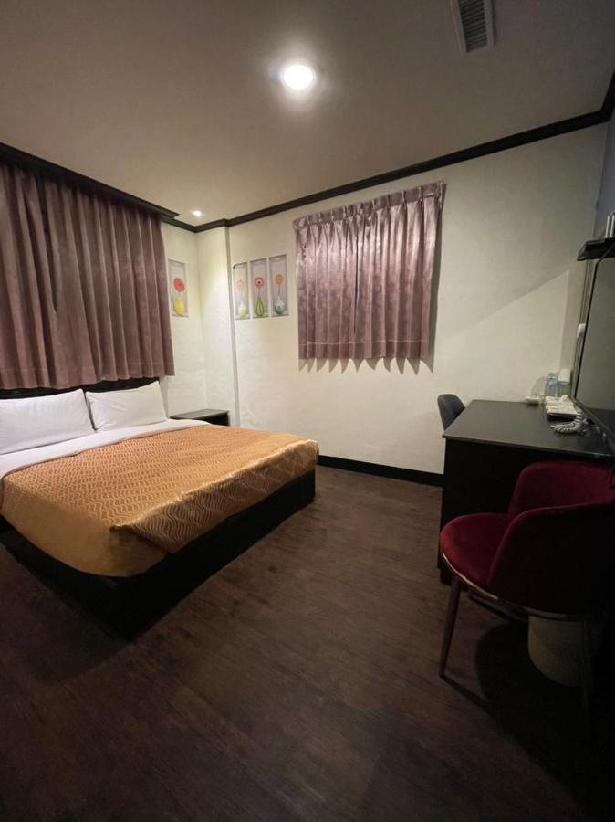 Holiday Business Hotel T'ai-tung Exteriör bild